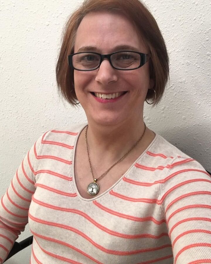 Amateur milf (cum on her face)