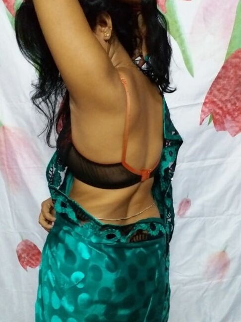 Desi Bhabhi Saree Strip sets