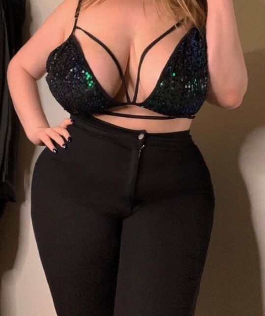 Snevla in black