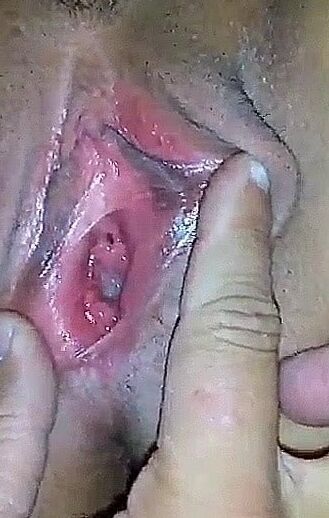 Admiring her used pussy