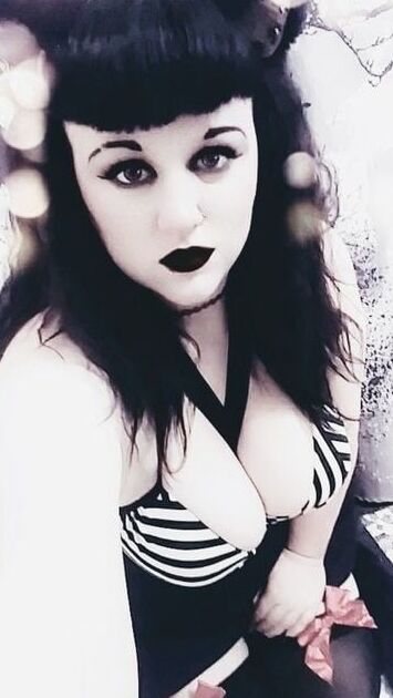 Amateur Goth Slut