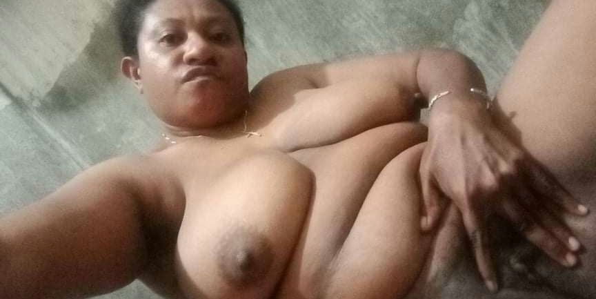 PNG Milf