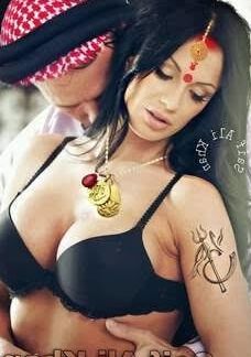 Sanskari aurtein bitch