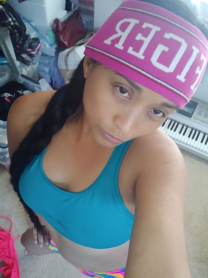 More Hot Amateur Moms