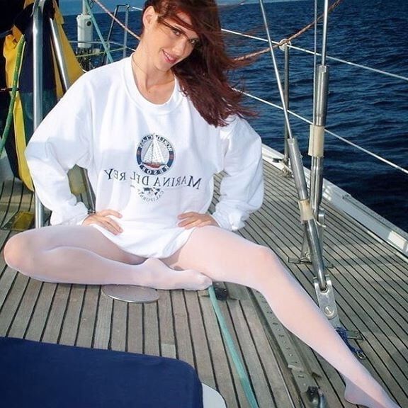 More Amteurs in White Stockings &amp; Pantyhose
