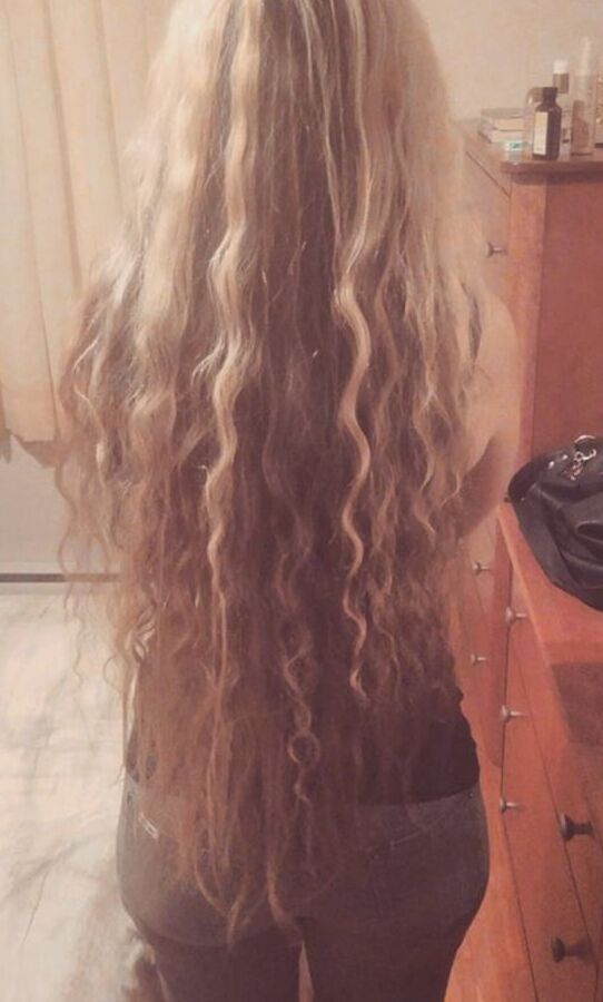 Vicky Psarakis
