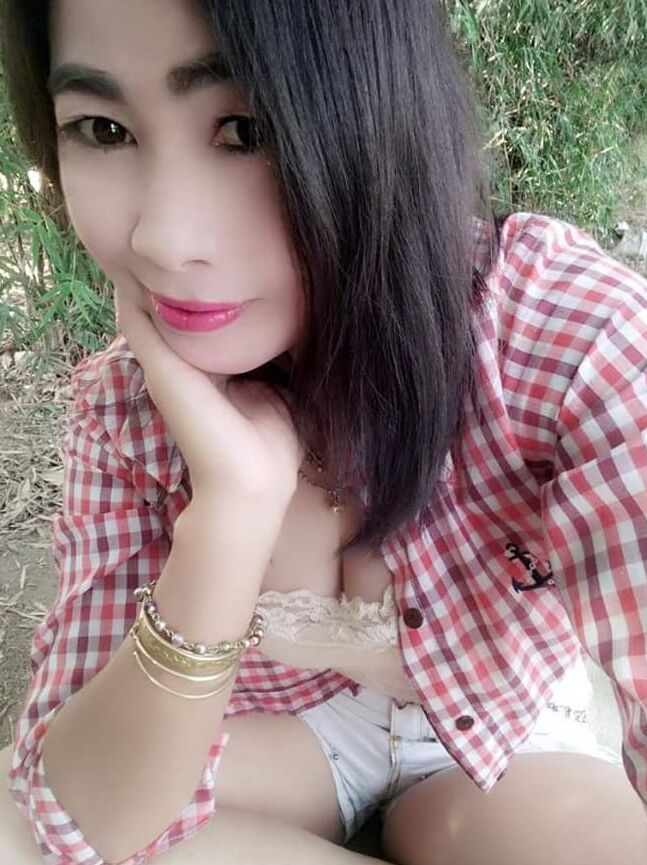 Ibu cantik berdada besar