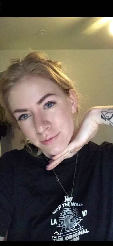 Cucks girl Victoria exposed!