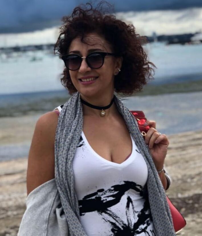 Persian Milf Sexy Legs