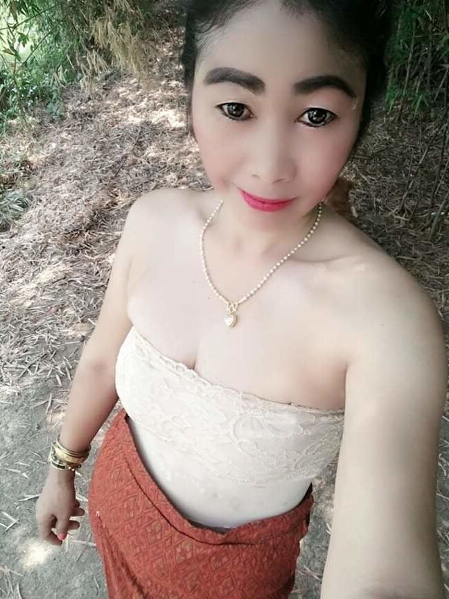 Ibu cantik berdada besar