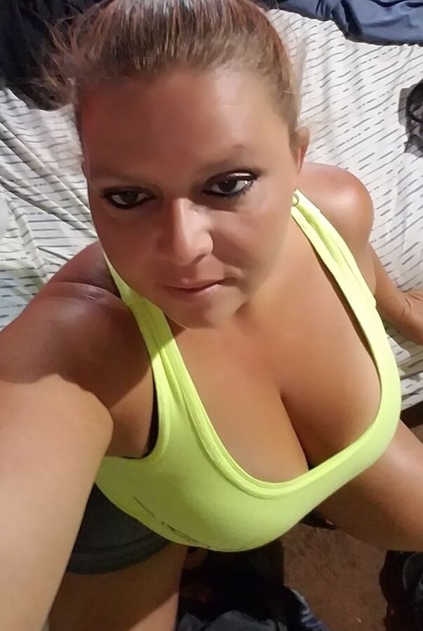 More Hot Amateur Moms