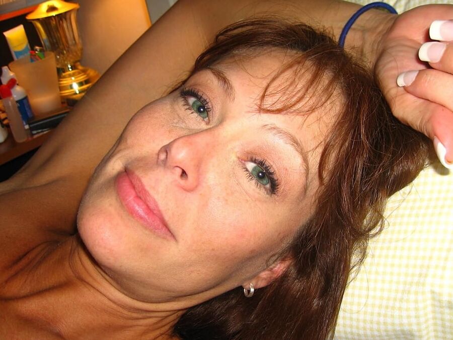 Hot MILF exposed