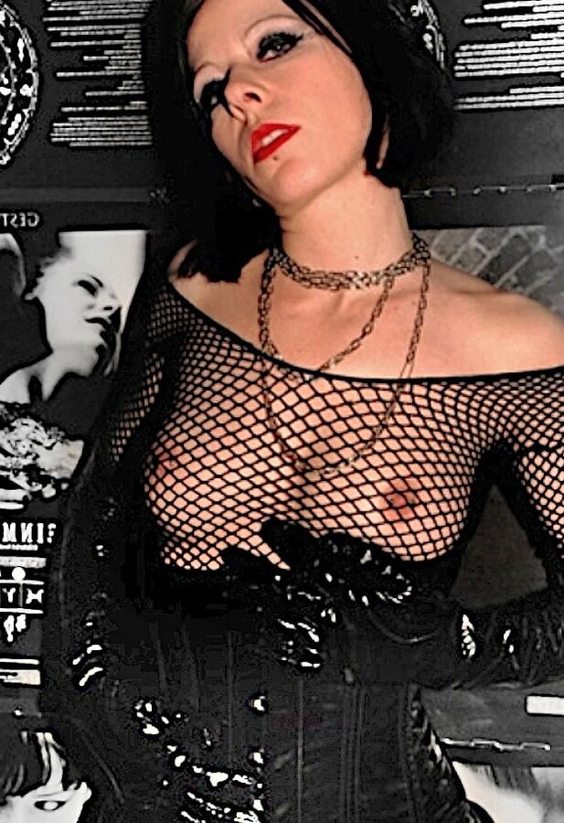 sexy Goth Babe