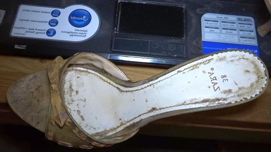 my favorite dirty cum mulesof my wife,her home slippermules
