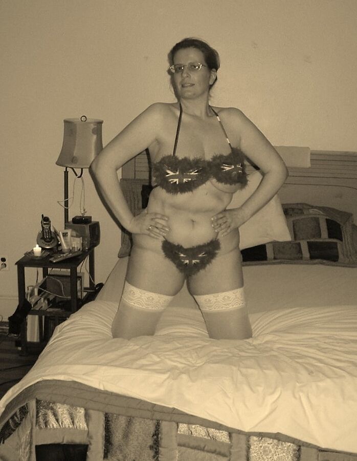 What a fuckin mature slut !
