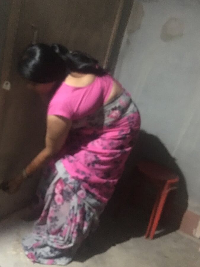 desi caught by customer