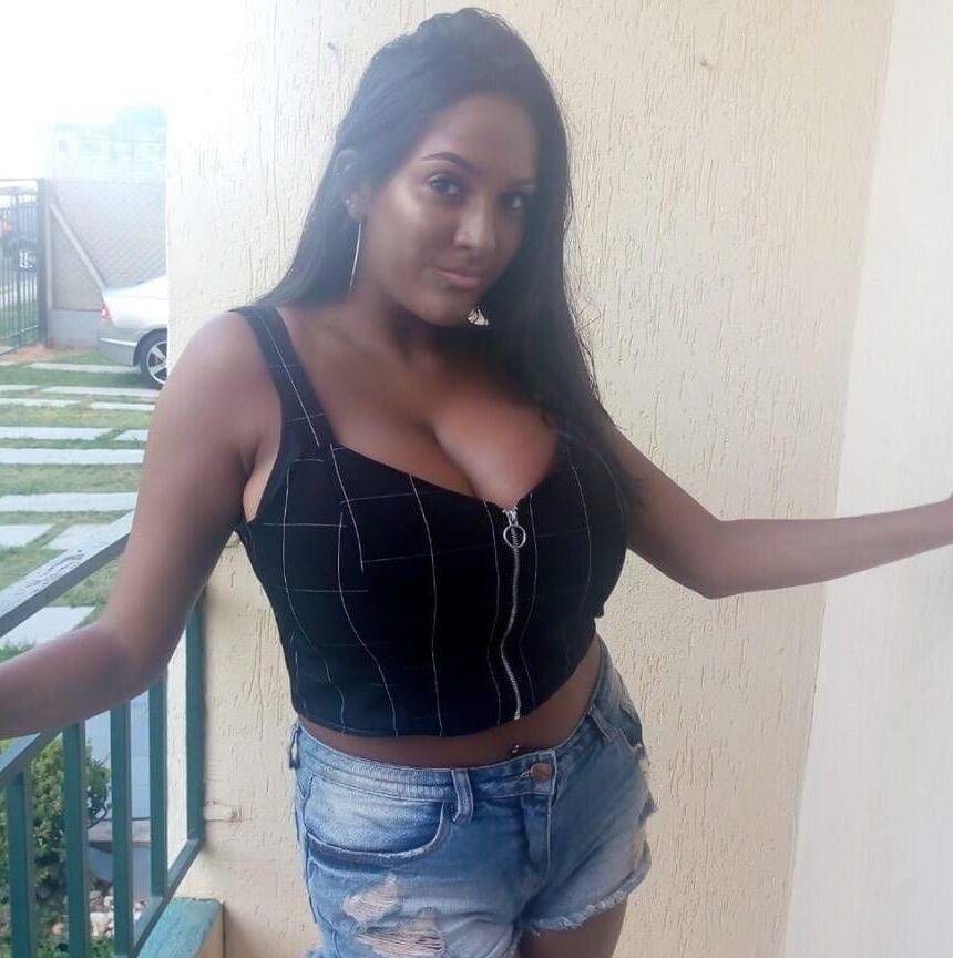 Random Pics of Hot Busty Chicks (No Hardcore)
