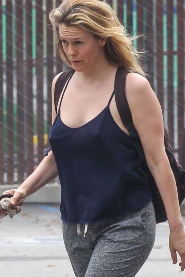 Alicia Silverstone braless