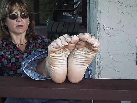 Wife Shows Her Mature Feet Aagin