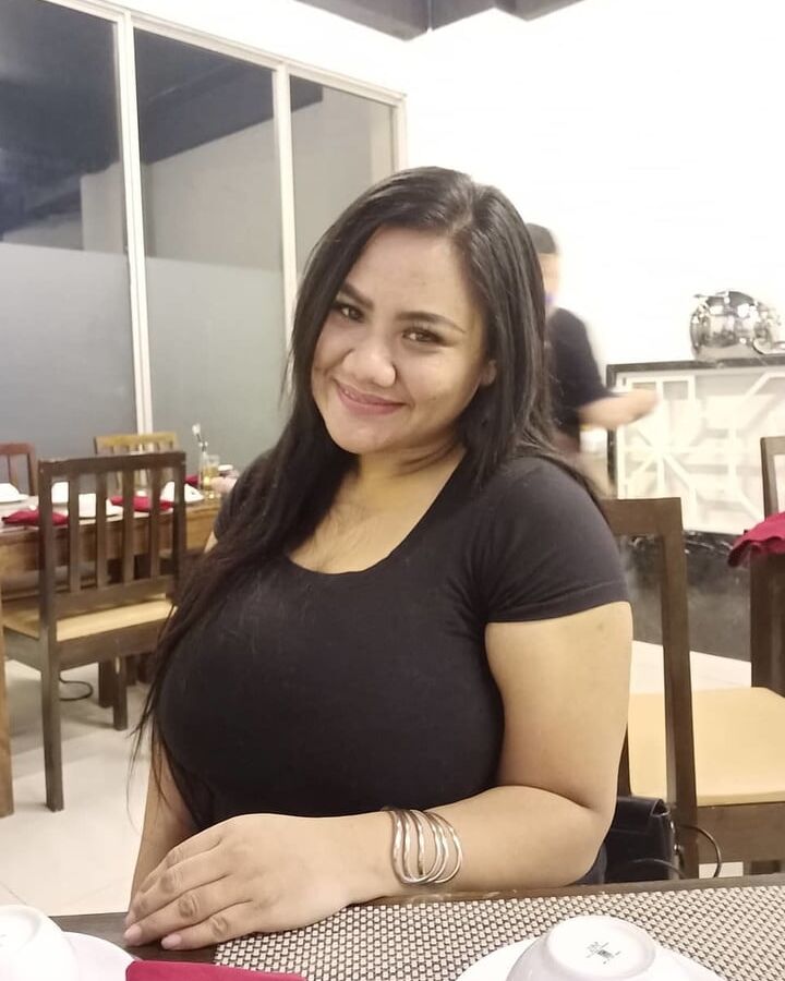 Bu Selly si Sapi Perah - Indo Milky Mom