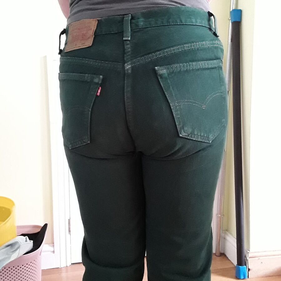 The Mrs in her Levi&;s sexiest jeans.