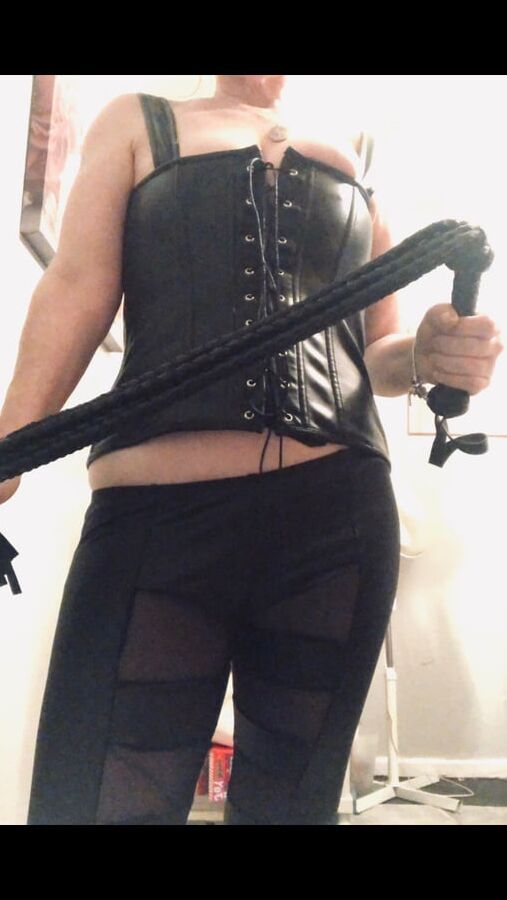 Subslut Suzie switches to Femdom
