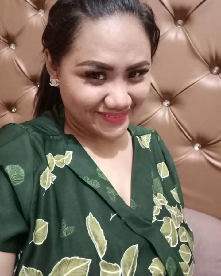Bu Selly si Sapi Perah - Indo Milky Mom