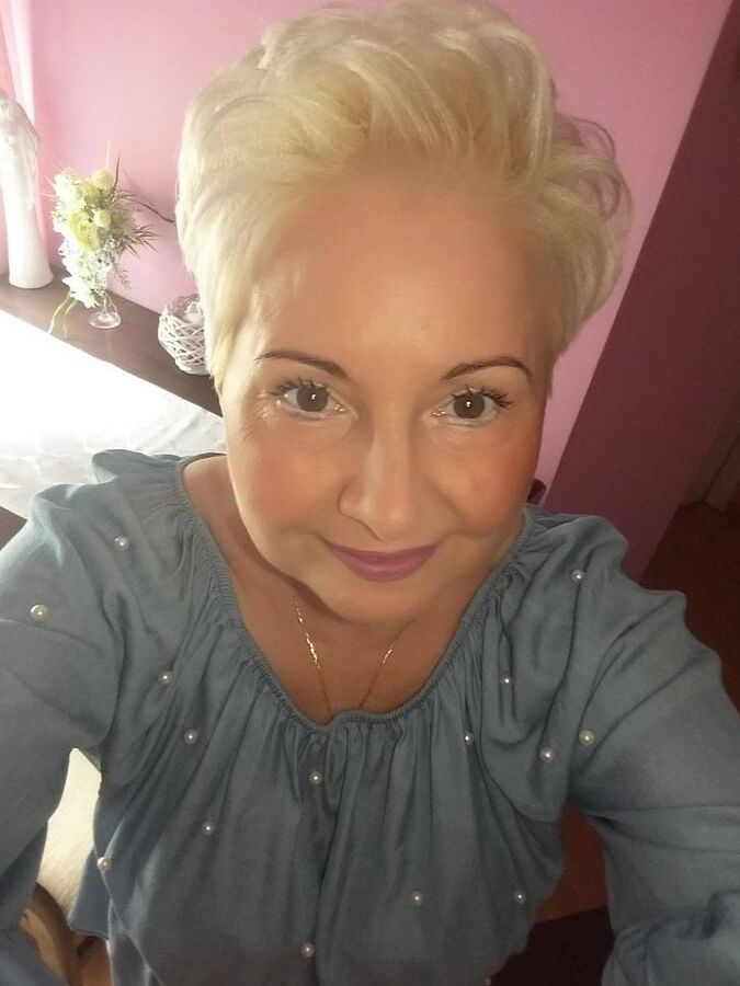 blonde mom