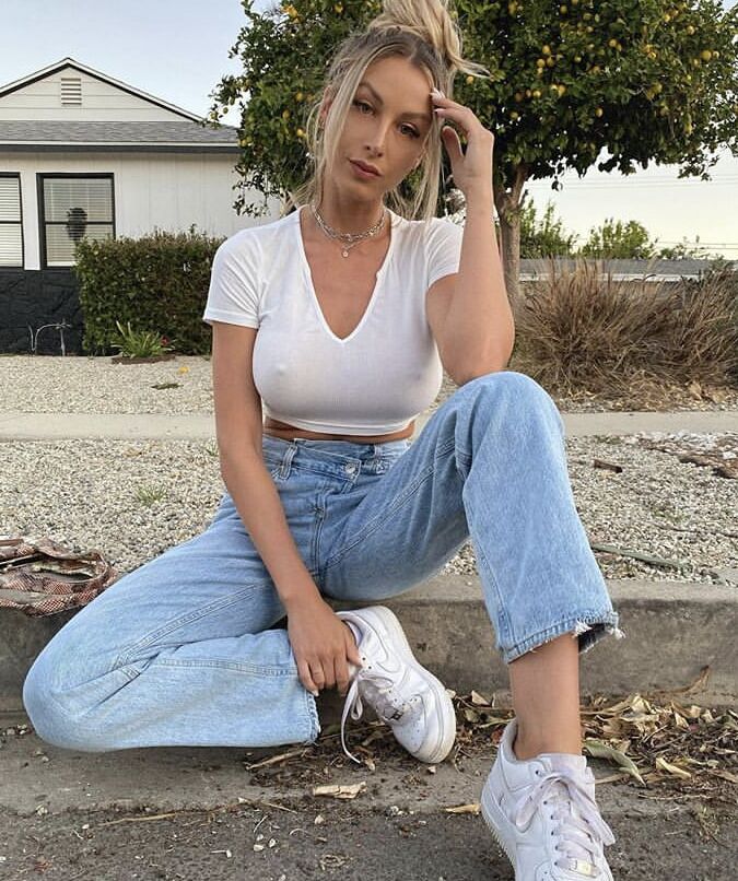 Braless Milfs