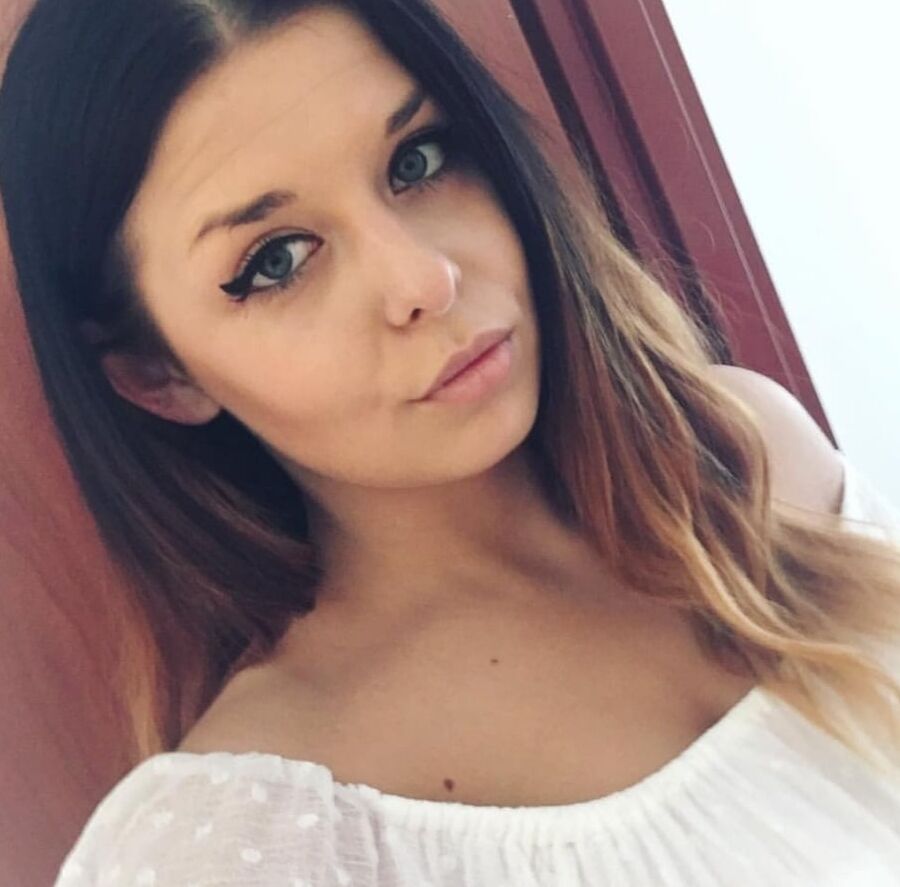 Angieee Polish Sexy Gamer Girl