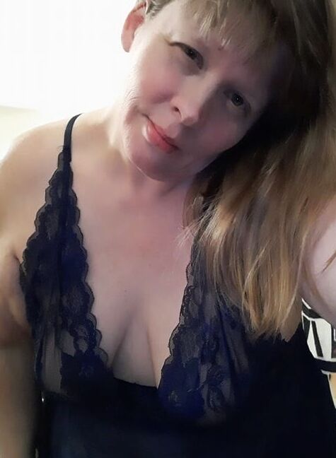 Sexy BBW Wife naked!