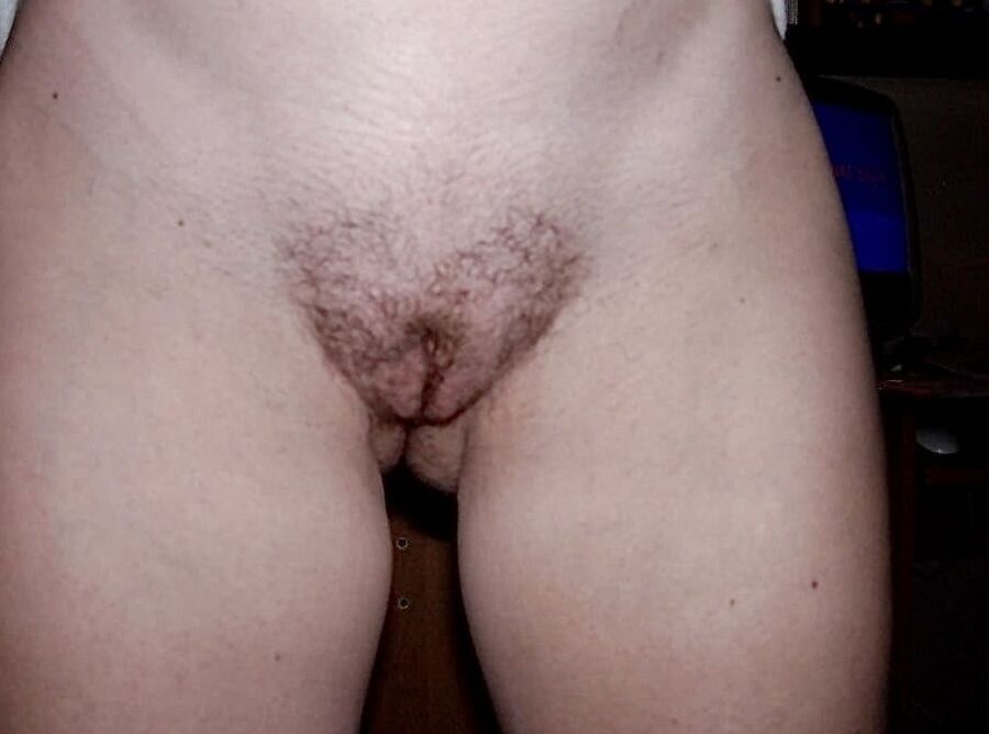 Sexy MILF Great Ass And Tits Shows Hairy Cunt