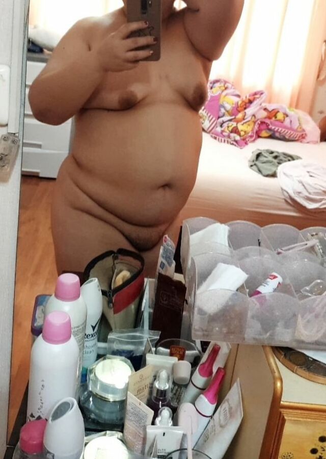 A cuck husband exposed his slutty wife Pong ()