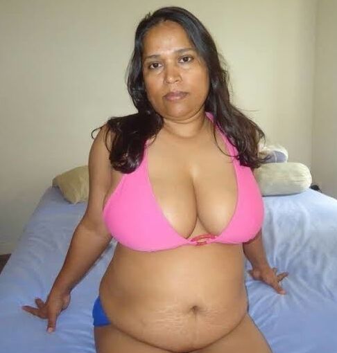 Rozee big boobs bhabhi