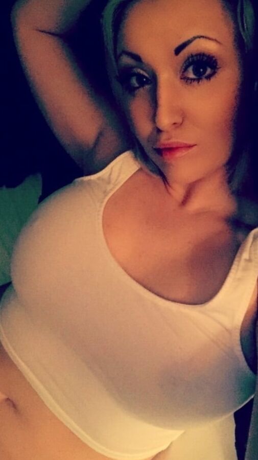 Cougar Mum of and her all natural massive boobs