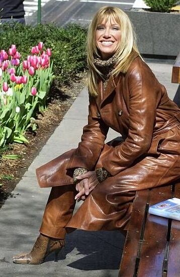 Female Celebrity Boots &amp; Leather - Suzanne Somers