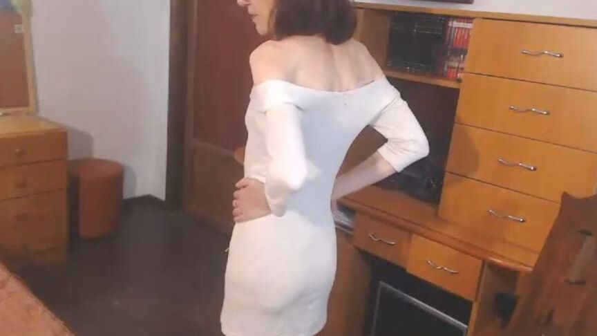 Skinny GILF