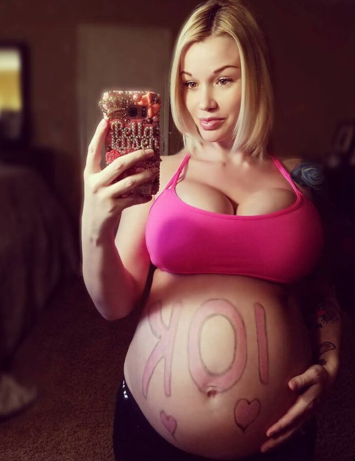 bella sexy pregnant insta