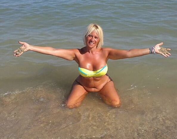 Muttis im Strandoutfit