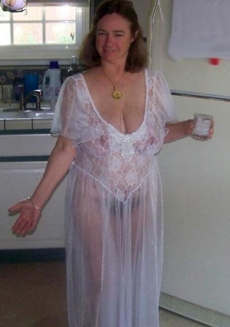 Sexy vollbusige Frauen in Dessous I