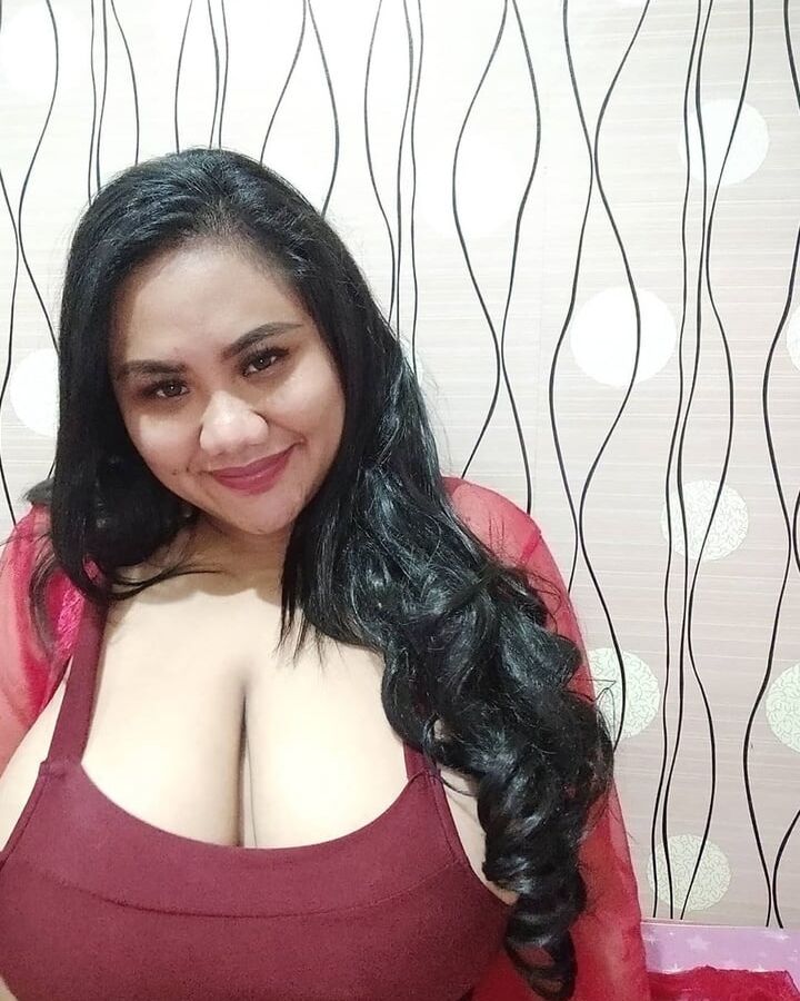 Bu Selly si Sapi Perah - Indo Milky Mom