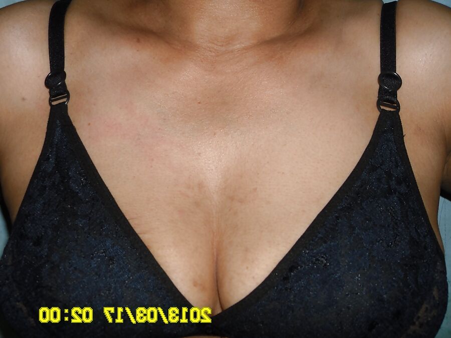 Indian aunty boobs sucking