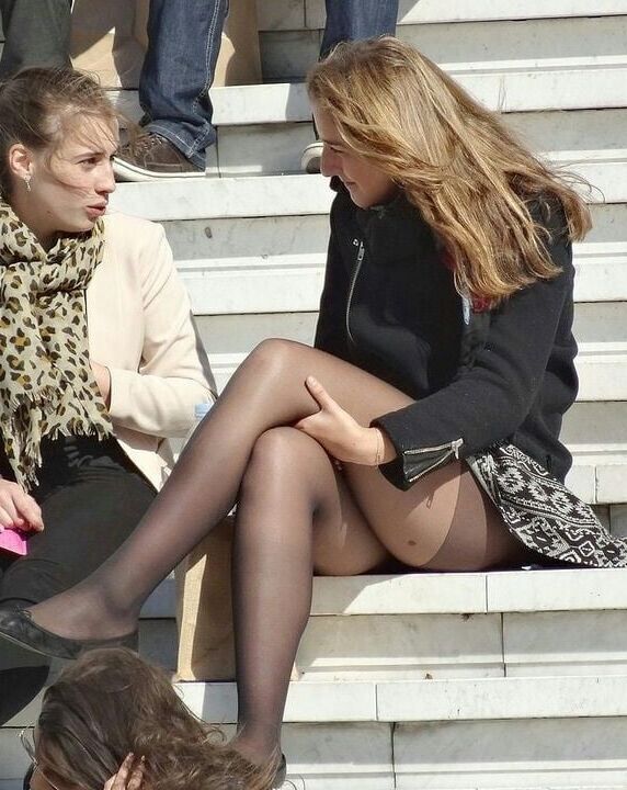 Pantyhose Upskirts