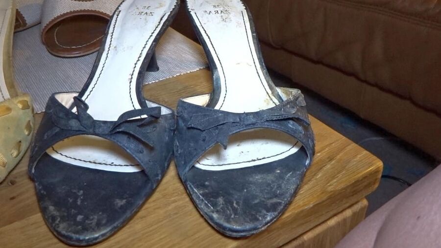 my favorite dirty cum mulesof my wife,her home slippermules