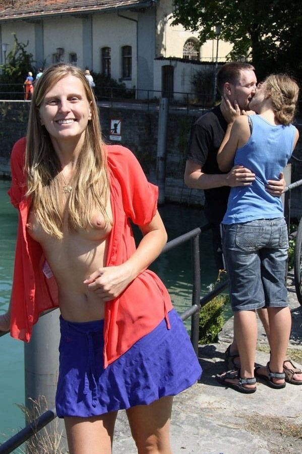 Titts flashing