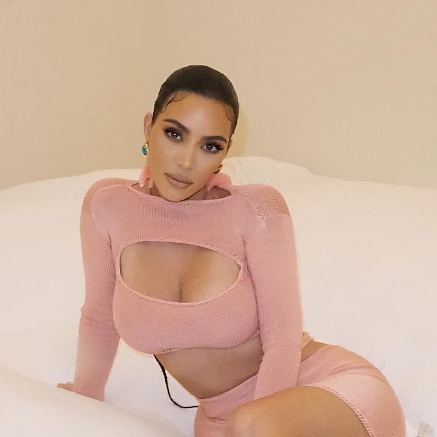 Kim Kardashian Fresh Hot Pics