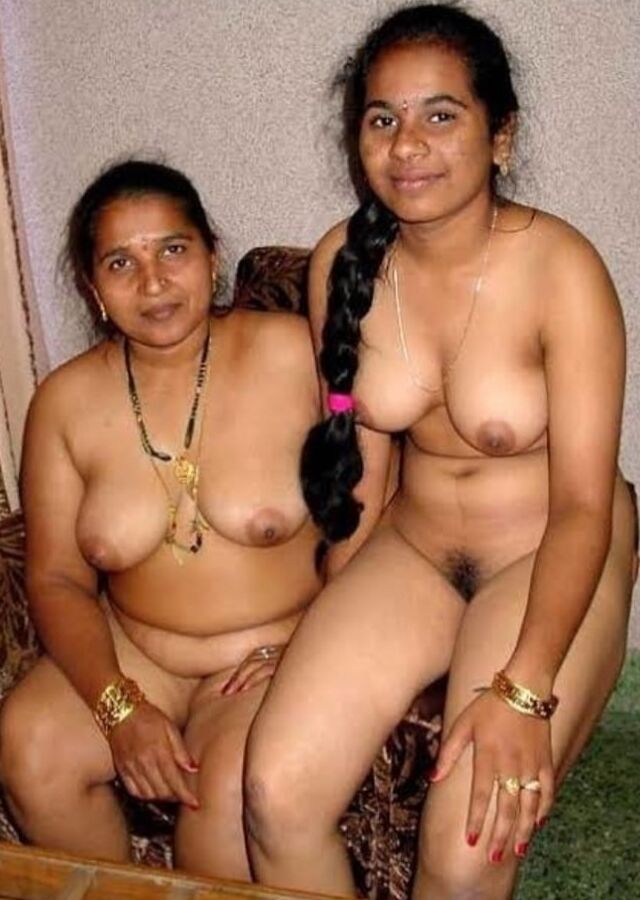Indian auntys showing boobs