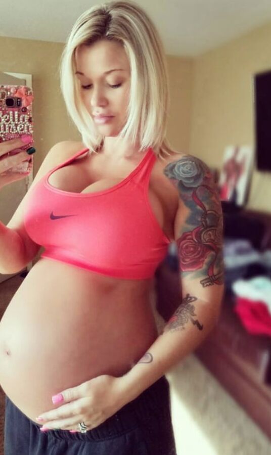 bella sexy pregnant insta