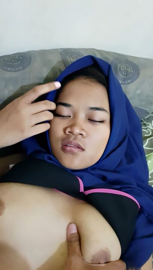 a hijabi wife