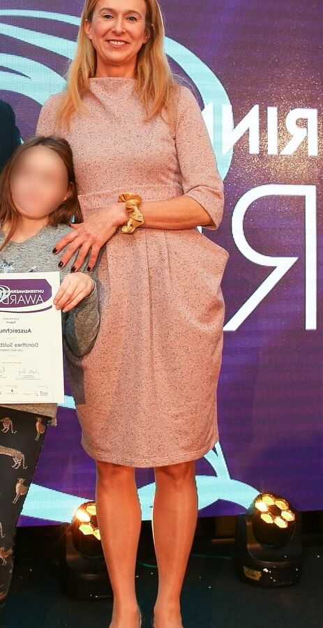 Reife Geschäftsfotzen in Strumpfhosen